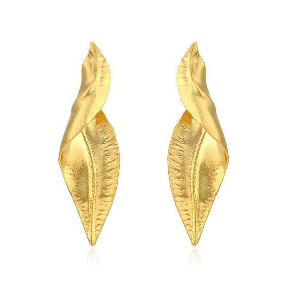 Gold leaf stud earrings A67 - Picture 2 of 6